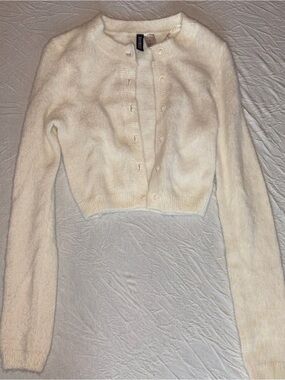 H&M white fuzzy button up sweater size xs